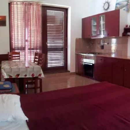 Brsuda 2/18 Apartment *
